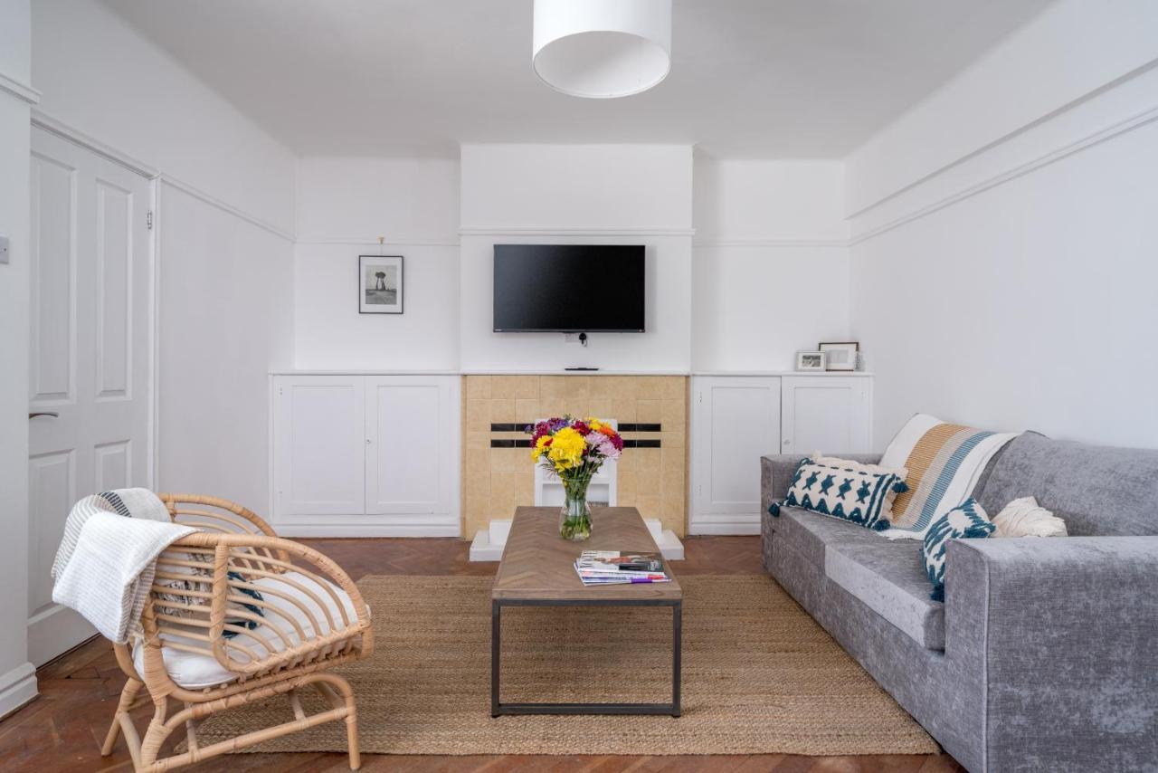 Bright West Hampstead Retreat Apartment ลอนดอน ภายนอก รูปภาพ